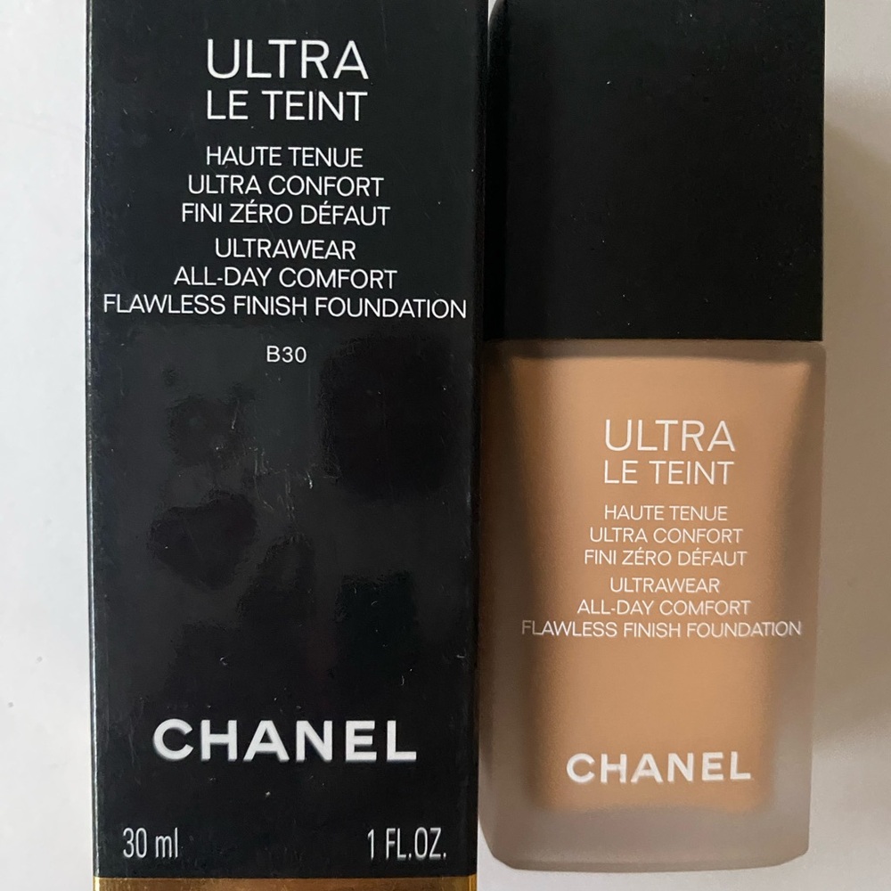 CHANEL Ultra Le Teint Foundation - B30